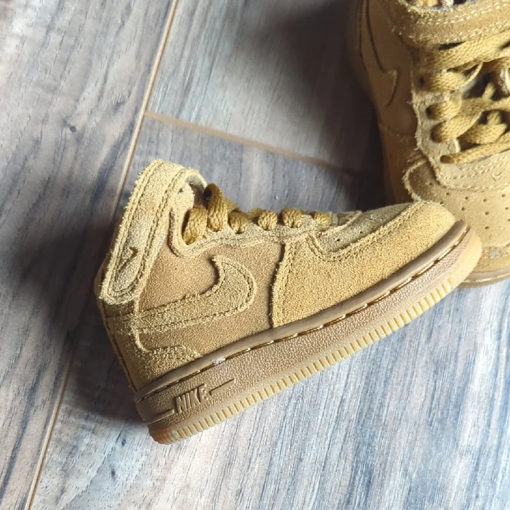 Nike Force 1 Mid LV8 (TD) Wheat/Gum Size 4c 859338-701 Like New - Picture 3 of 6